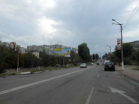 Фото рекламной плоскости по адресу м. Обухів, вул.Київська, за банком "Аваль", навпроти озера
