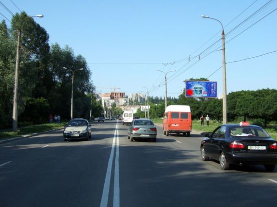 Фото рекламної площини за адресою вул.Свободи (зупинка). неподалік: банк "Ексим", палац творчості, елітна новобудова (центр)