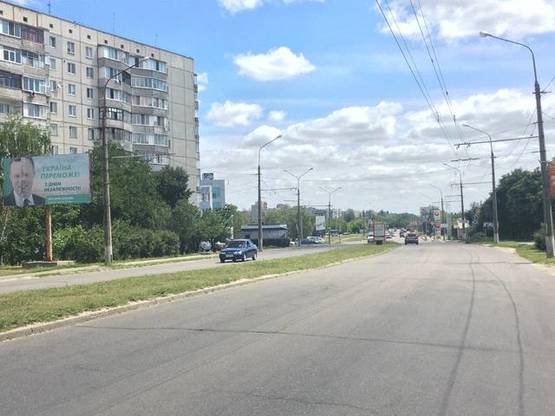 Фото рекламной плоскости по адресу вул. Кн.Володимира,3 (напрямок з центру) + 400 грн поклейка