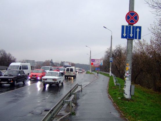 Фото рекламної площини за адресою вул.Толстого - вул.Грушевського (зі сторони розв'язки). неподалік: велика стоянка (від центру, на ринки)