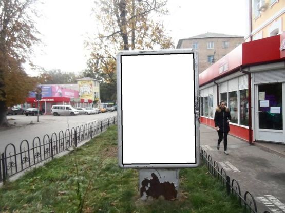 Фото рекламной плоскости по адресу г.Фастов, ул.Интернациональная, м-н Фокстрот