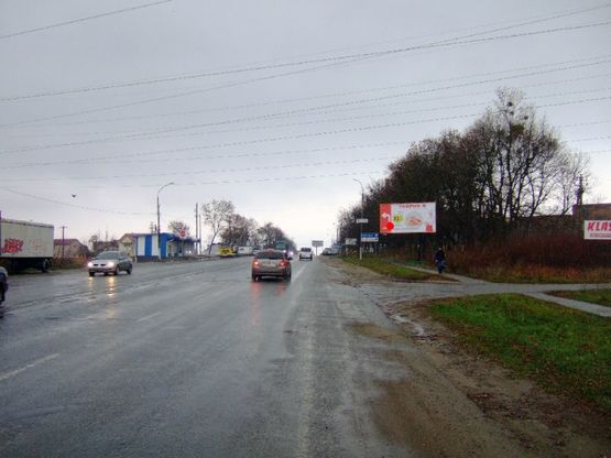 Фото рекламної площини за адресою Львівське шосе (150м. до круга). неподалік: автосалон "Хонда", АЗС "Шелл", "УкрНафта", елітна приватна забудова (в'їзд в місто, в центр)