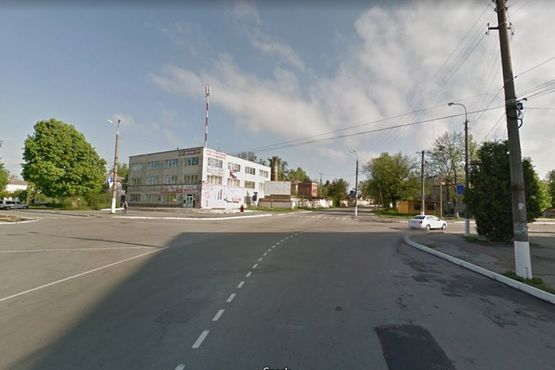 Фото рекламной плоскости по адресу вул.Миру (біля ТЦ). неподалік:  (центр)