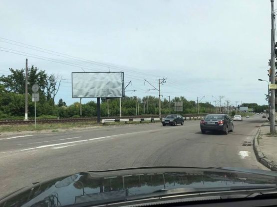 Фото рекламной плоскости по адресу пр. Повітрофлотський, перший зі спуску  з Кільцевої в сторону АЕ Київ-Волинський
