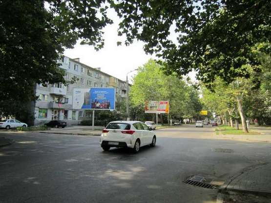 Фото рекламной плоскости по адресу ул. Варненская, 5