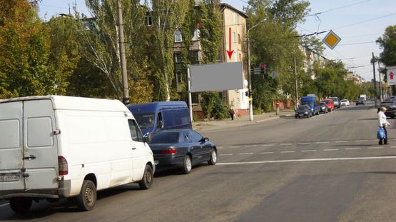 Фото рекламної площини за адресою 053А2,вул. П. Калнишевського (Косіора), 35, на перехресті з вул. Б. Хмельницького, біля світлофору