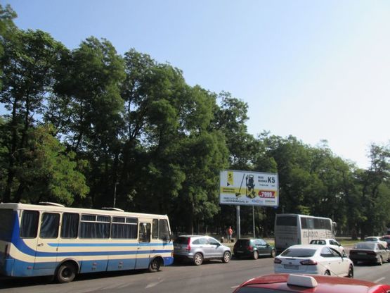 Фото рекламної площини за адресою Старосенная площадь - переулок Вознесенский, 2 (напротив)