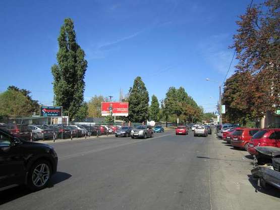 Фото рекламної площини за адресою ул. Ген.Петрова, 67