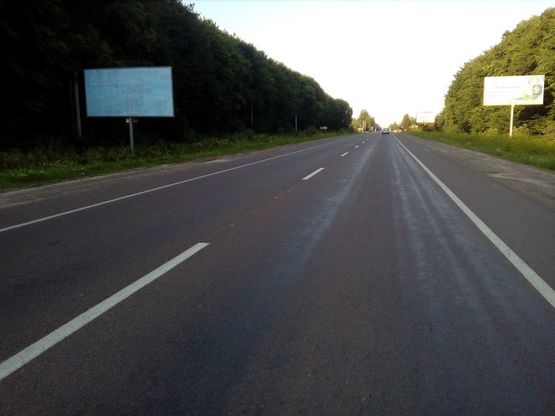 Фото рекламной плоскости по адресу М-11 Львів Шегині, км 13+500, праворуч (с Конопниця, Зелендекор, ГК Софіївка)