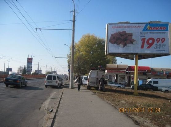 Фото рекламной плоскости по адресу кільце Соборності - Кравчука (навпроти ТАМ-ТАМу, район Формула Варшавського ринку)
