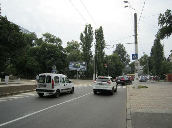Фото рекламної площини за адресою ул. Канатная - ул. Слепнева,1-1