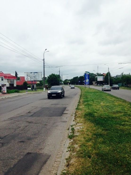 Фото рекламной плоскости по адресу Вул. К. Володимира перехрестя з вул. Надрічною