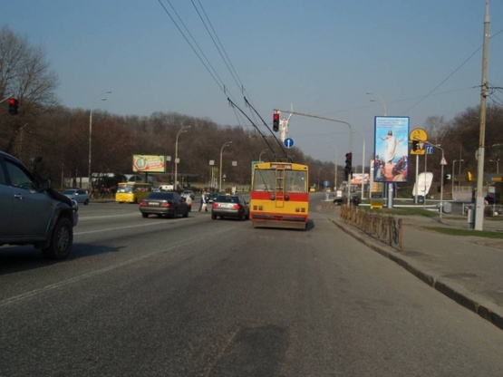 Фото рекламной плоскости по адресу Дружбы Народов бульвар / Струтинского