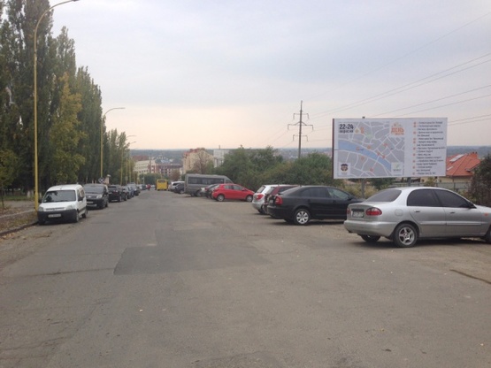 Фото рекламной плоскости по адресу м. Ужгород, вул. Грибоєдова - Штефана, навпроити лікарні, район (Червениці)