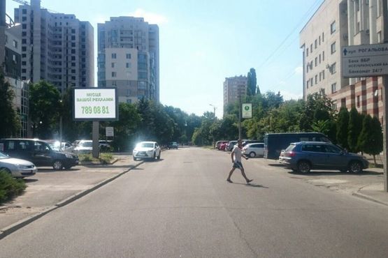 Фото рекламної площини за адресою s047Б,вул. Ливарна, 10