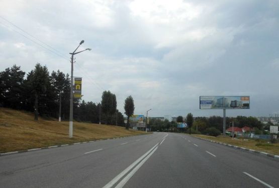 Фото рекламной плоскости по адресу м. Обухів, вул. Київська,168, біля ринку "Піщаний" та житлового комплексу "Нектарний"