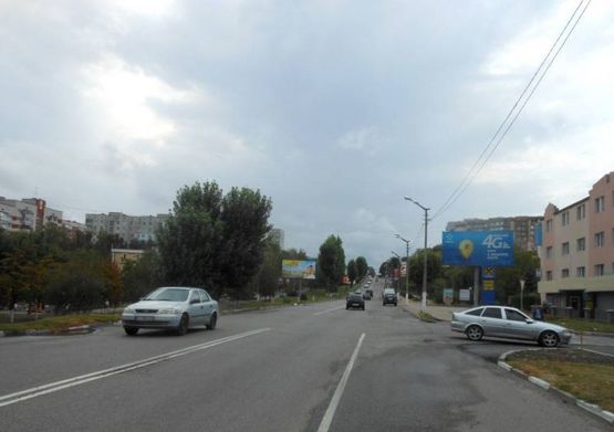 Фото рекламной плоскости по адресу м. Обухів, вул.Київська, 113-А, біля банку "Аваль"