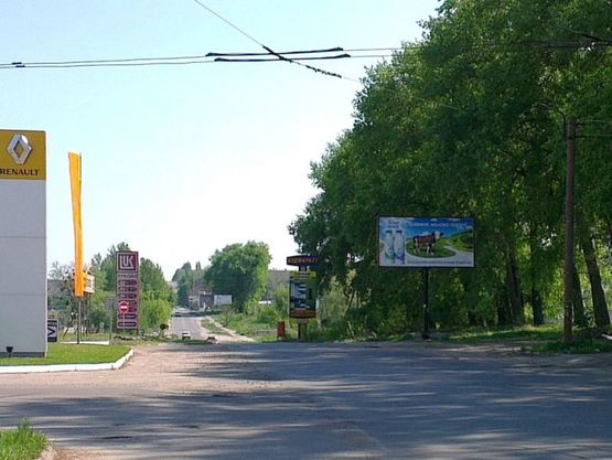 Фото рекламной плоскости по адресу вул. Таращанська, навпроти салона "Рено"