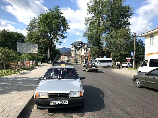 Фото рекламной плоскости по адресу Траса Н-09 Мукачево-Львів, центр міста, автовокзал, АЗС УкрНафта, напрямок руху на Буковель