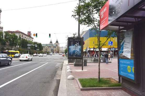 Фото рекламної площини за адресою Хрещатик вул., 38 (ЦУМ) №2 (№1)