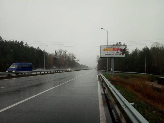 Фото рекламної площини за адресою За с.Таценки, перед м.Обухів; 41км+480 праворуч(Н-01 Київ-Знамянка)