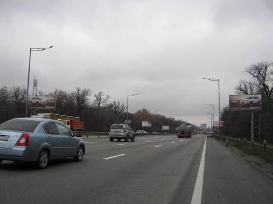 Фото рекламной плоскости по адресу Столичне шосе, 450 м до залізничного мосту(в сторону просп. Науки)