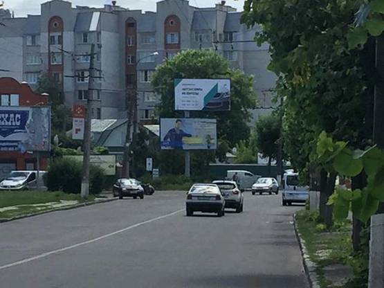 Фото рекламної площини за адресою бул-р. Олександрійський біля ОДПІ верхній + 800 грн поклейка