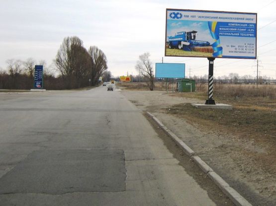 Фото рекламной плоскости по адресу Єлизаветівське шосе, поворот на вул. Харківську