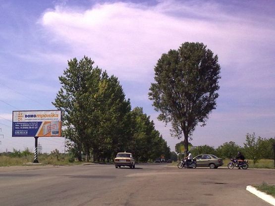 Фото рекламной плоскости по адресу Єлизаветівське шосе, поворот на вул. Харківську