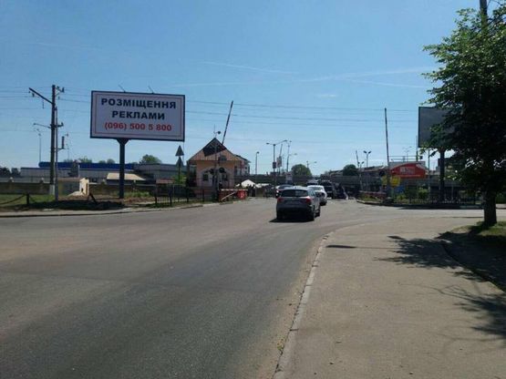 Фото рекламної площини за адресою проспект Науки, 2.1 (жд переїзд з Науки в сторону шоссе зліва)