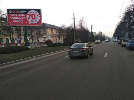 Фото рекламної площини за адресою просп. Свободы (ул.60л.Октября), 94/28, перекрёсток с ул. В.Бойка, направление в центр