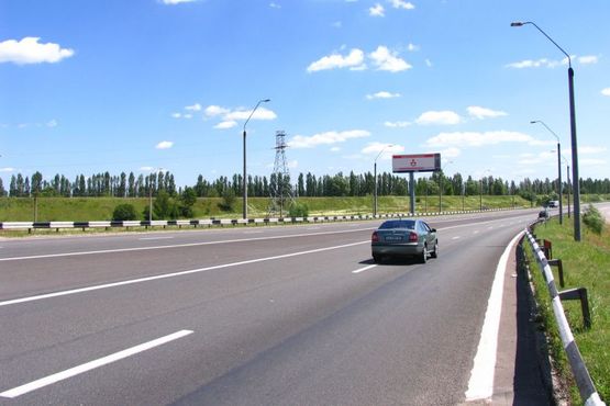 Фото рекламной плоскости по адресу Въезд в Киев, со стороны Чернигова, трансп.развязка, возле Б.Дымерки, виадук, от котедж.городка Княжичи