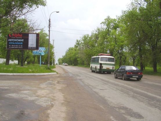 Фото рекламной плоскости по адресу ул. Артема (южный выезд из города)
