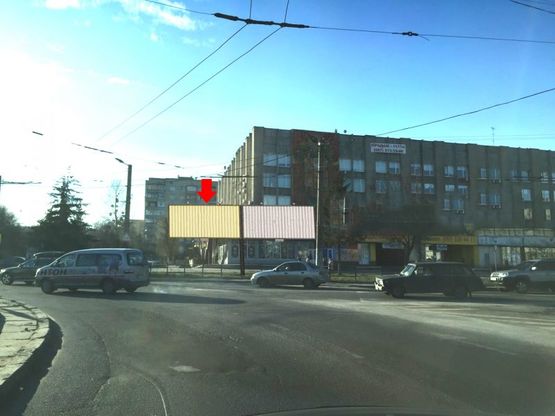 Фото рекламной плоскости по адресу пр Чорновола-вул Липинського (McDonalds)