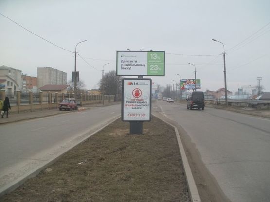 Фото рекламной плоскости по адресу вул. К.-Карого (навпроти вул. Сухомлинського)