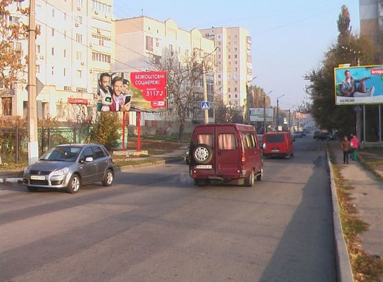 Фото рекламной плоскости по адресу ул. Островского, набережная, мебельный салон