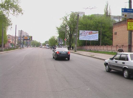 Фото рекламної площини за адресою ул. Винниченка, школа