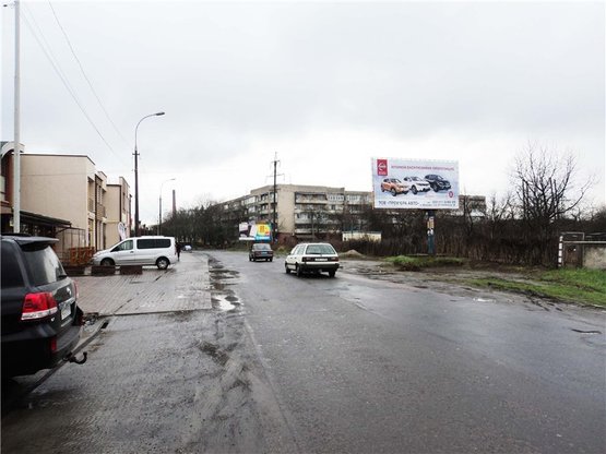 Фото рекламной плоскости по адресу вул.Загорська,61А, автобусна зупинка, рух-Собранецька,Загорська