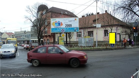 Фото рекламной плоскости по адресу вул.Підгірна-Берчені, піш.перехід,світлофори, напр-Собранецька,  Корятовича