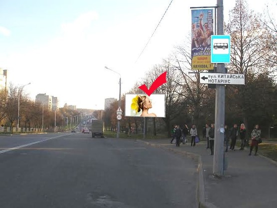 Фото рекламной плоскости по адресу вул.Пасічна 86