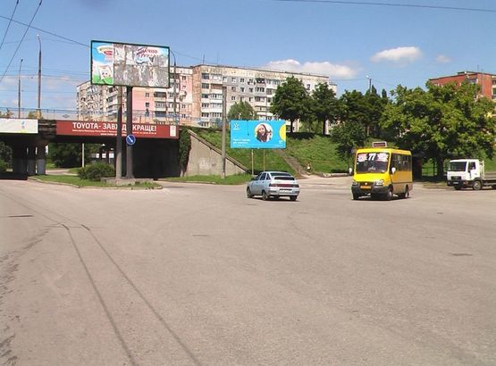 Фото рекламной плоскости по адресу пр. Винниченко, мост