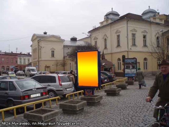 Фото рекламной плоскости по адресу пл.Миру (навпроти Приватбанку), центр, напр.-вул.Грушевського