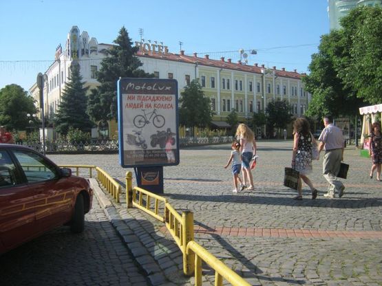 Фото рекламной плоскости по адресу пл.Миру (навпроти Приватбанку), центр, напр.-вул.Грушевського