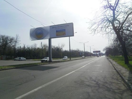 Фото рекламної площини за адресою Южная дорога, 23 - (в центр)  (правый)