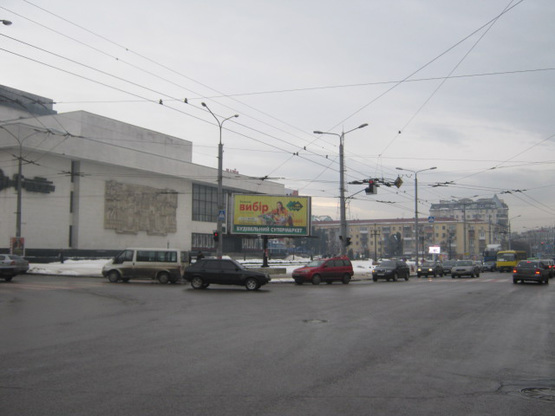 Фото рекламной плоскости по адресу Незалежності-Бандери(ЦНТІ) (Б) (призма)