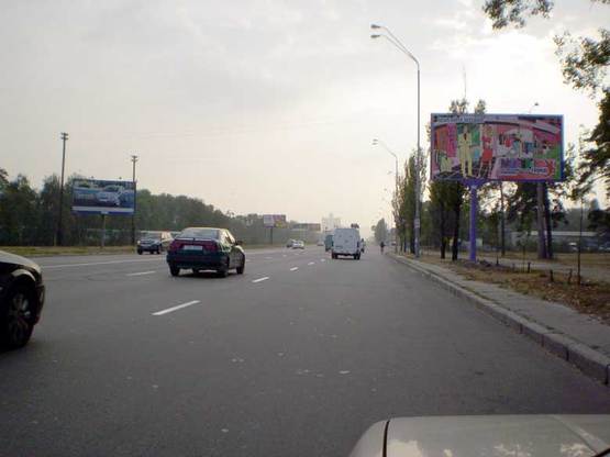 Фото рекламной плоскости по адресу пр.Броварской, ст.м. "Дарница", ул.Малышка,21