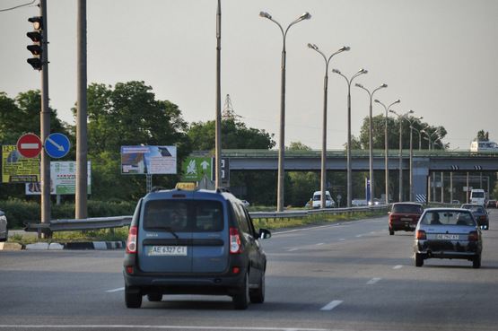 Фото рекламної площини за адресою пр-т Слобожанський - ж/м "Золоті ключі", ТЦ "Метро"