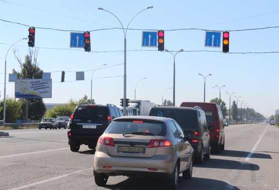 Фото рекламной плоскости по адресу пр-т Слобожанський, ж/м "Золоті ключі", склади АТБ, на світлофорі