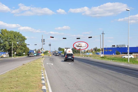 Фото рекламної площини за адресою Донецьке шосе, між Метро та Епіцентром, на світлофорі