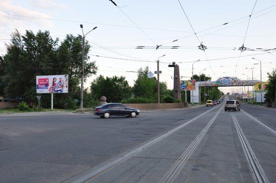 Фото рекламной плоскости по адресу Старий міст, направлення до авто - та з/д - вокзалам